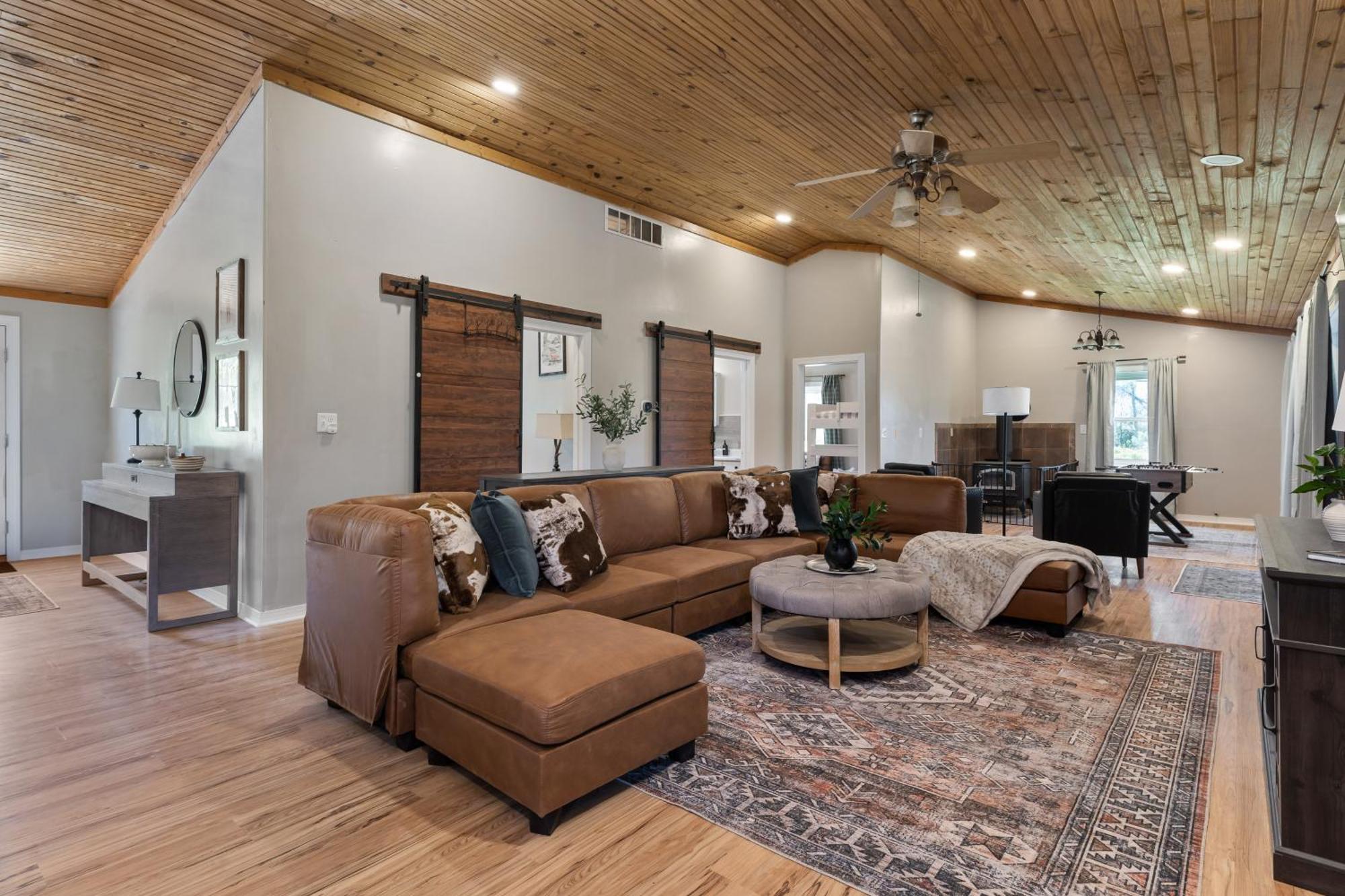 Spacious Cabin Near Hocking Hills And Caves With Hot Tub And Firepit Laurelville Экстерьер фото
