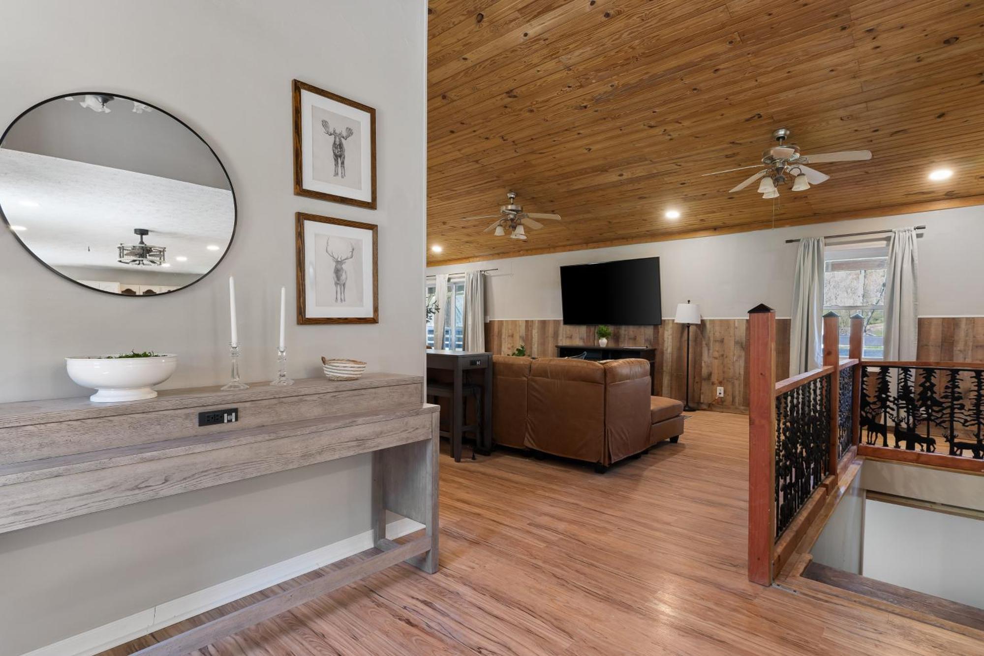 Spacious Cabin Near Hocking Hills And Caves With Hot Tub And Firepit Laurelville Экстерьер фото